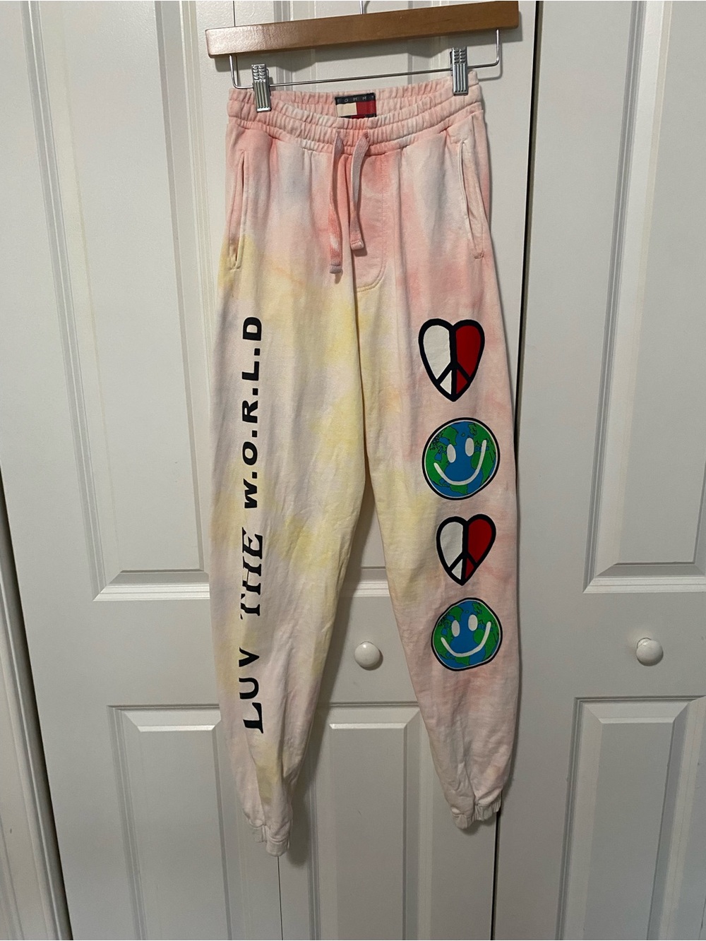 Tommy jeans Luv The World Collection Graphic Joggers